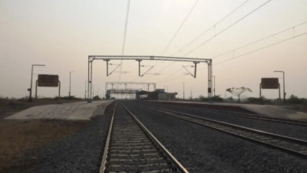 Cabinet approves two multitracking projects covering 5 districts of West Bengal and Jharkhand, increasing the existing network of Indian Railways by about 192 Kms